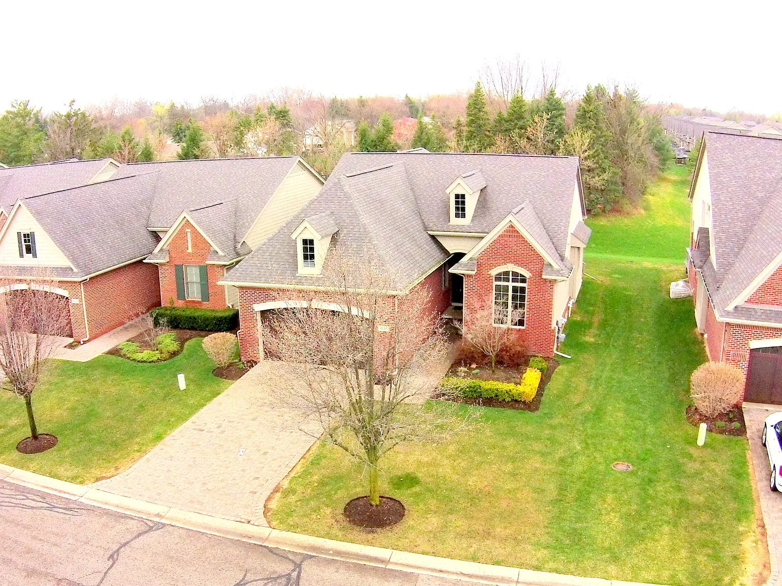 5638 Pembrooke Xing photo 1
