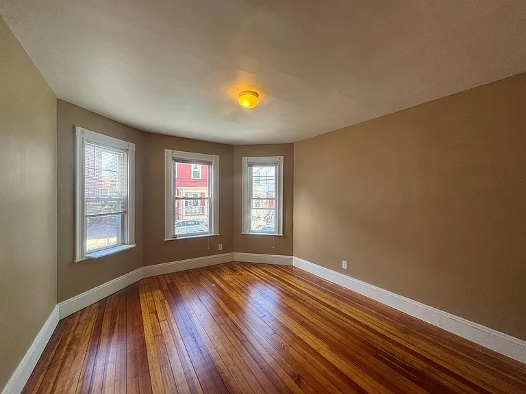 42 Calvin St #2L — Photo 2