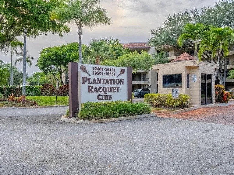 10451 W Broward Blvd #201 — Photo 37