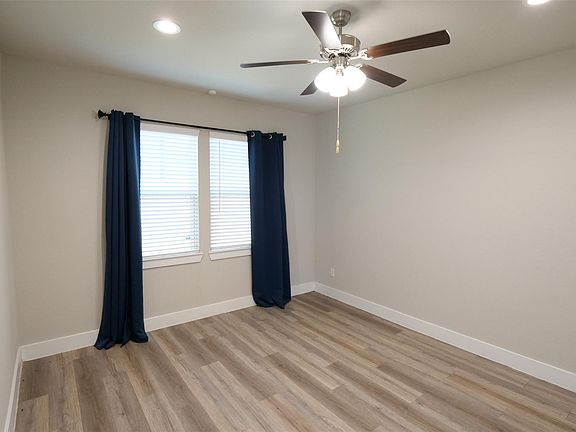 4th image of 9004 Lonestar Creekbend Ln