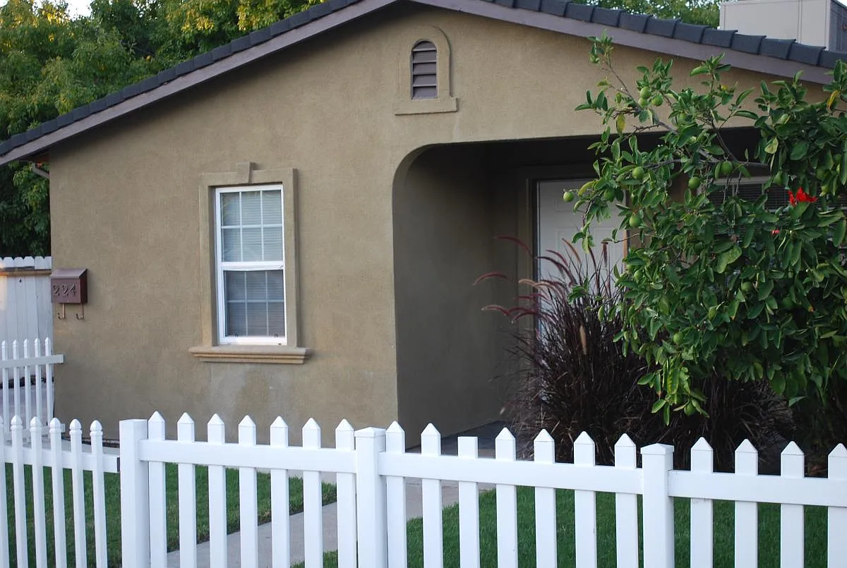 2 bed, 700 sqft, $2,550 — Photo 1