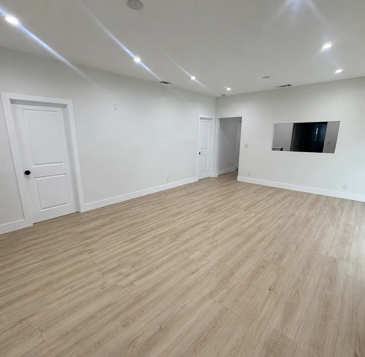 4 bed, 1500 sqft, $4,100 — Photo 4