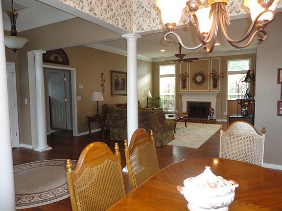 4th image of 100 Romany Ln