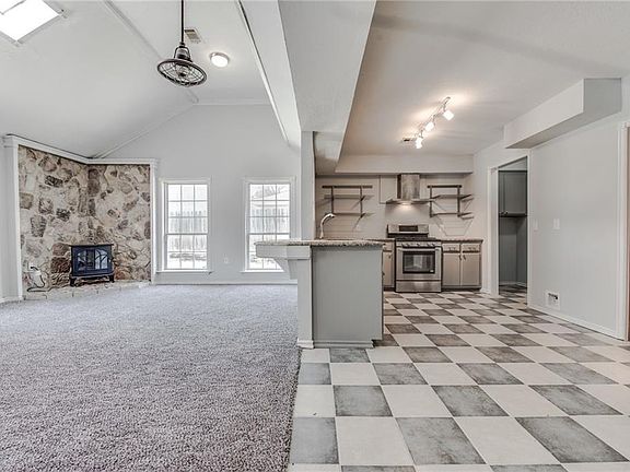 5th image of 8925 NE 52nd St