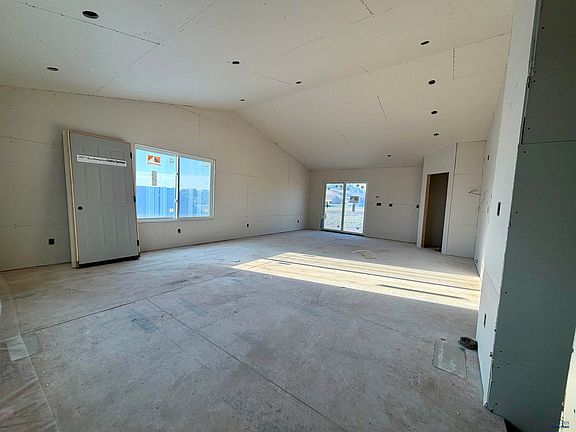 3rd image of LOT 19 Country Rd W