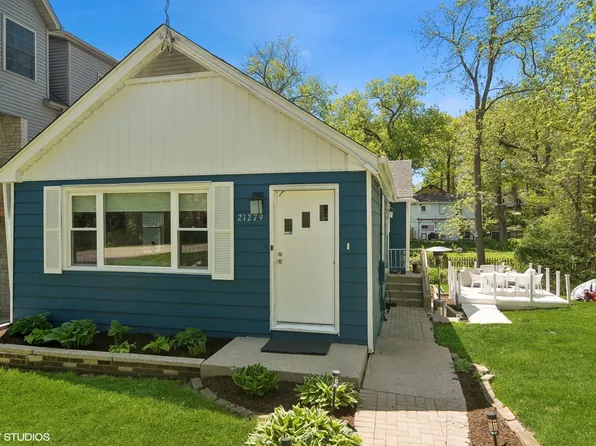 21279 W Shady Ln, Lake Zurich, IL 60047