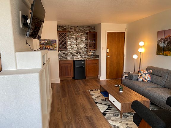 3rd image of 789 N Clarkson St #501B