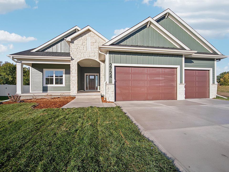 1st image of 2724 NW Cedarwood Dr