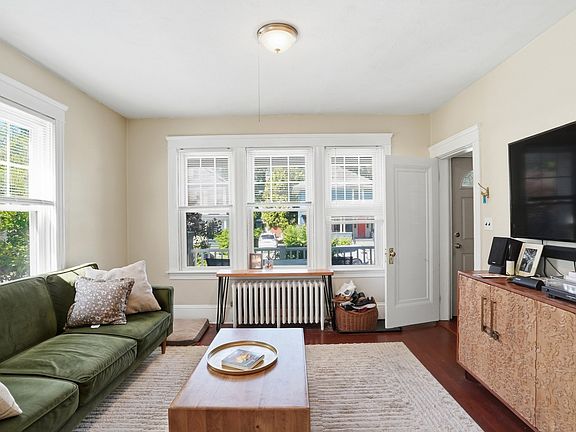 4th image of 247 Rankin Ave #1