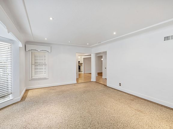 4th image of 1427 N Arthur Ave