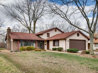 22904 Lakeshore Dr, Richton Park, IL 60471