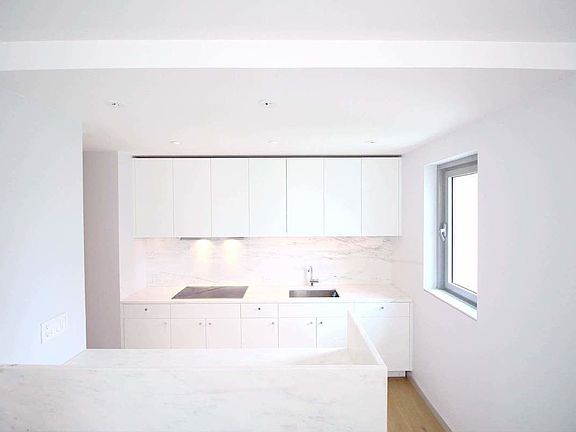 3rd image of 200 E 62nd St #D