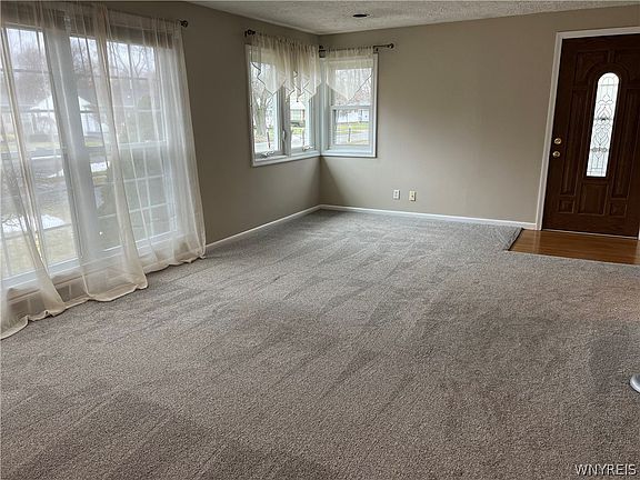 3rd image of 29 Lorfield Dr