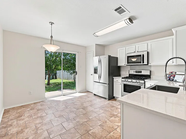 4330 Spring Garden Dr — Photo 2