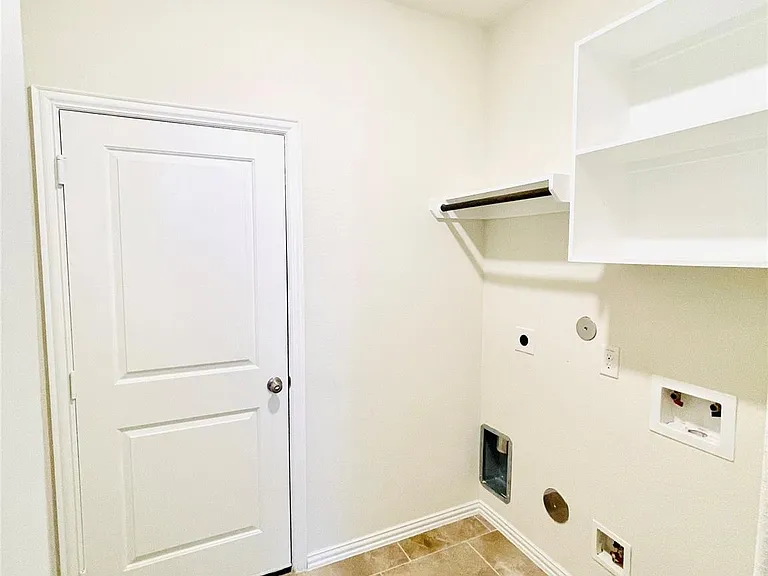 1915 Orchard Berry Ln — Photo 25