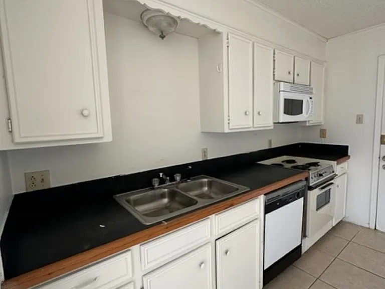 1041 Presidio Dr — Photo 6