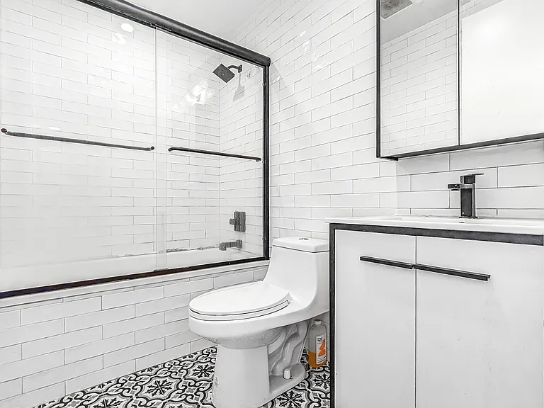 20 Jefferson St #3A — Photo 7
