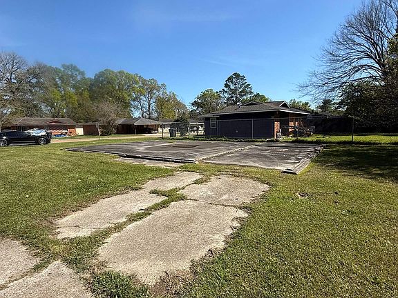 4th image of 2326 Thomas Rd