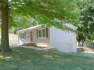 400 SW Jefferson St, Lees Summit, MO 64063