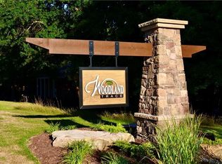 139 Lynwood Dr, Evans City, PA 16033