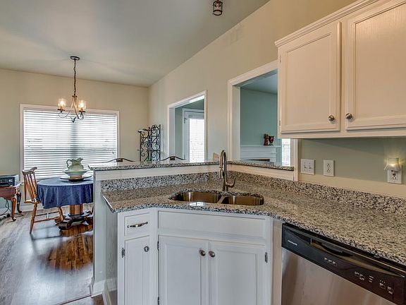 4th image of 2557 Milton Ct