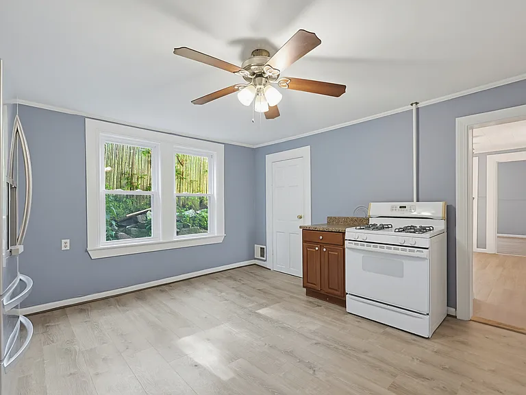 12-12R Granite St #1 — Photo 18