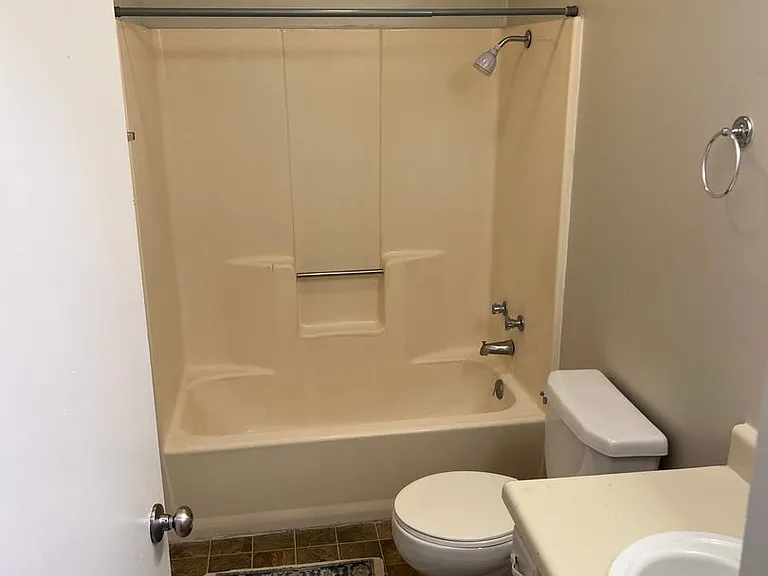 134 N Meyers Dr — Photo 13
