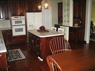 4th image of 313 E Spencer Ln