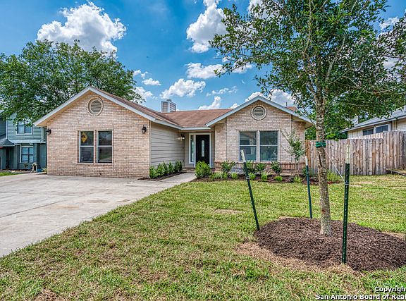 2nd image of 501 Saddlebrook Dr