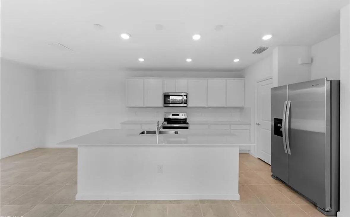 1541 Fells Cove Ln — Photo 3
