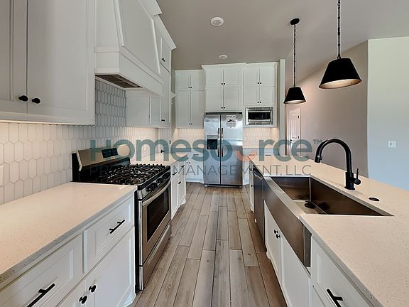 3rd image of 4121 Palmetto Trl