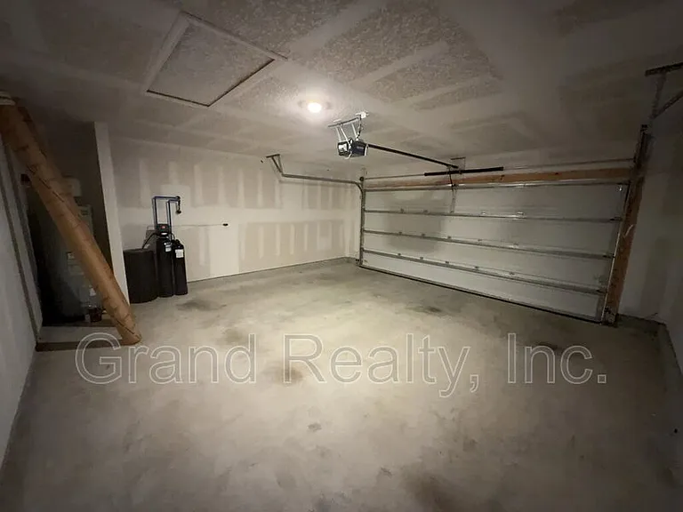 4407 White Cedar Ct — Photo 22