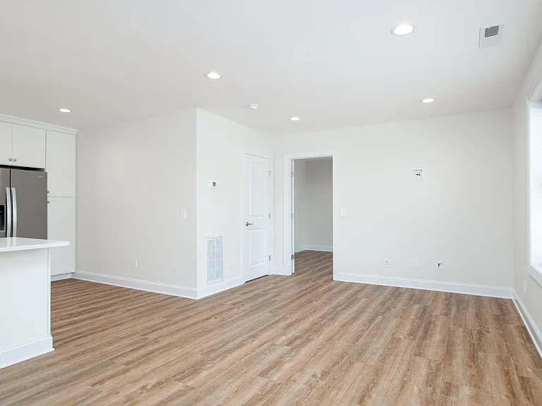 205 W Main St #6 — Photo 6