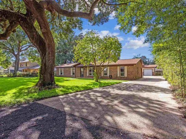 5909 Moss Ln, Pensacola, FL 32505