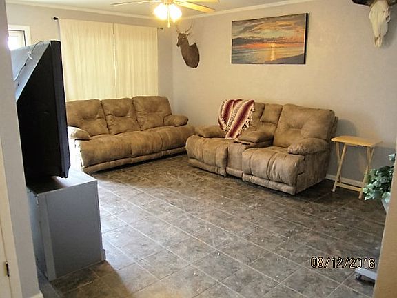 5th image of 727 N Avenue B