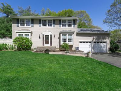 12 Cedar Ridge Lane, Dix Hills, NY, 11746
