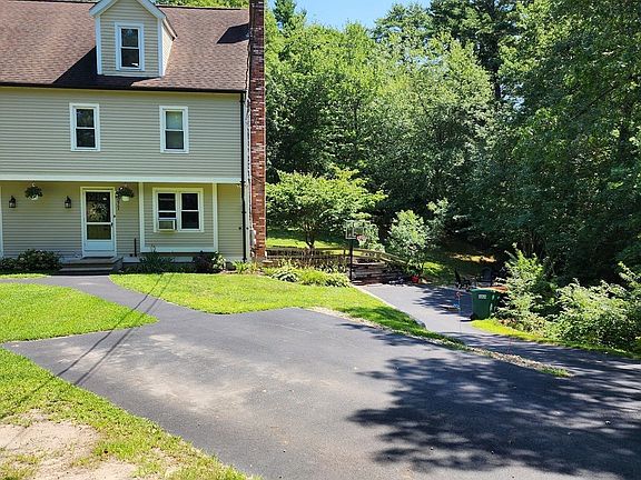 3rd image of 1096 Long Pond Rd #A