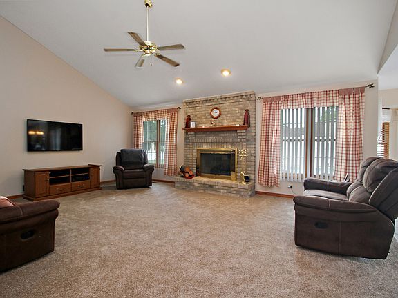 4th image of 428 Kingston Dr