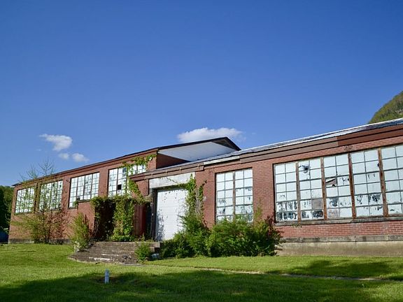 4th image of 304 Jasper Rd