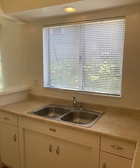 295 S Hudson Ave #3 — Photo 5