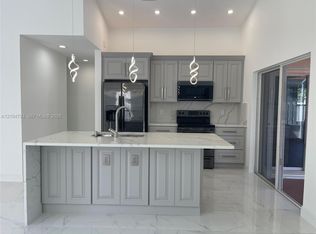 816 Sand Creek Cir #0, Fort Lauderdale, FL 33327