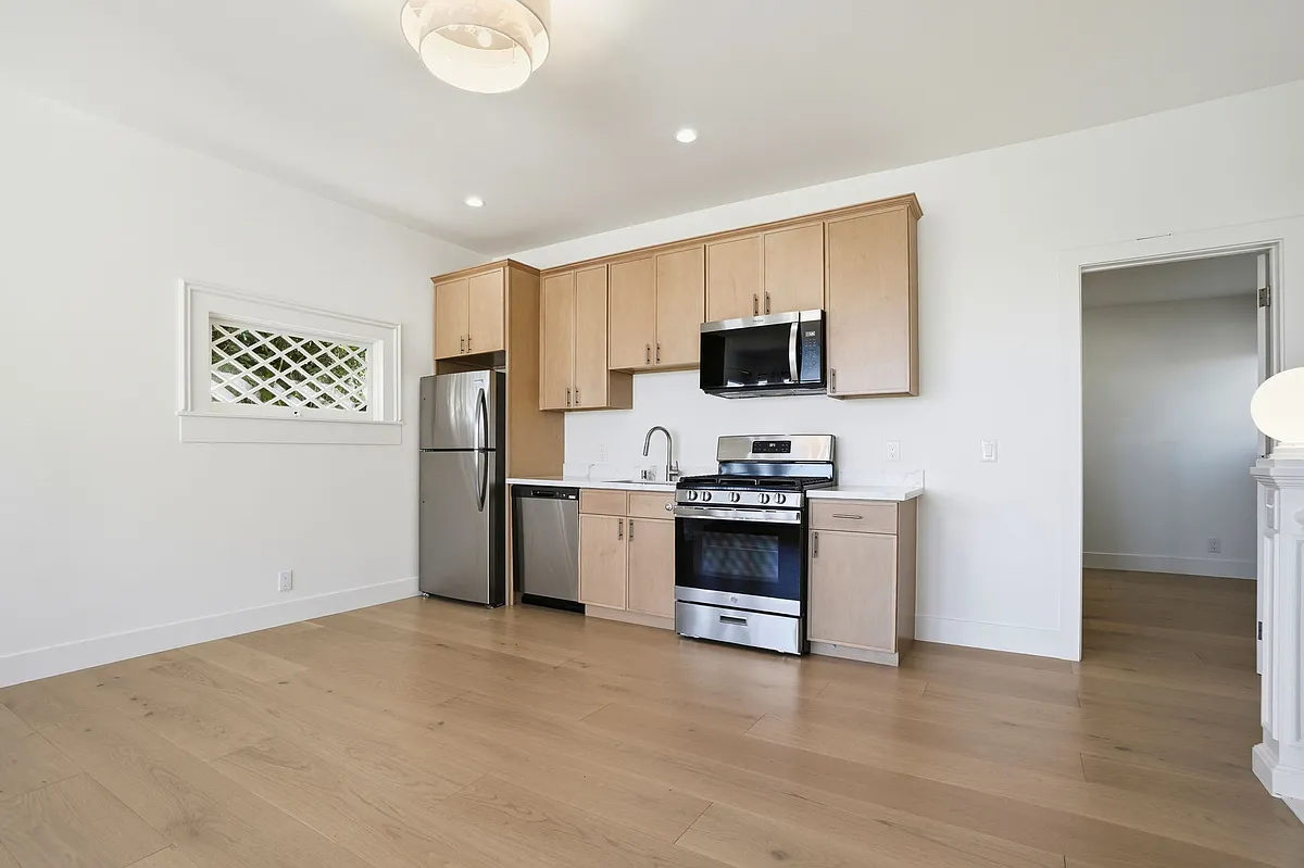 Building Photo - 172 Bella Vista Ave #C