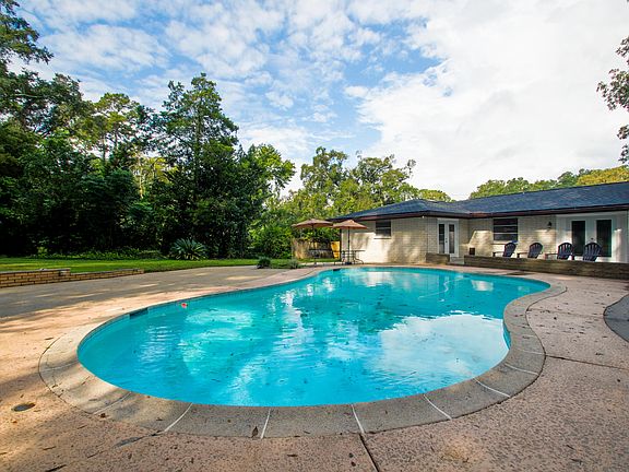 5th image of 8162 Parkridge Cir S