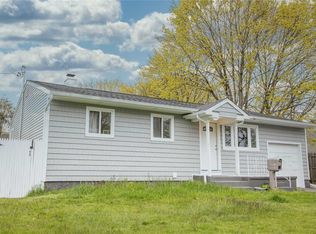 195 Elm Dr, Bay Shore, NY 11706