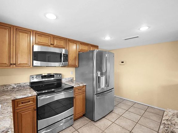 4th image of 2201 E Cortez St