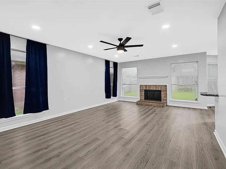 15019 Dunster Ln — Photo 5