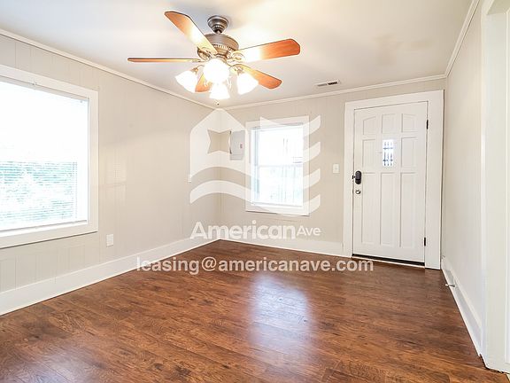 8935_004_living_room_13725382.jpg