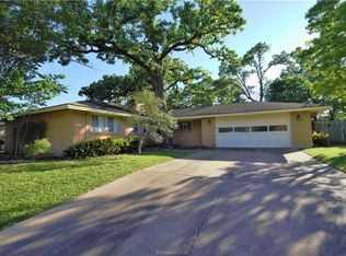 2312 Wayside Dr, Bryan, TX 77802
