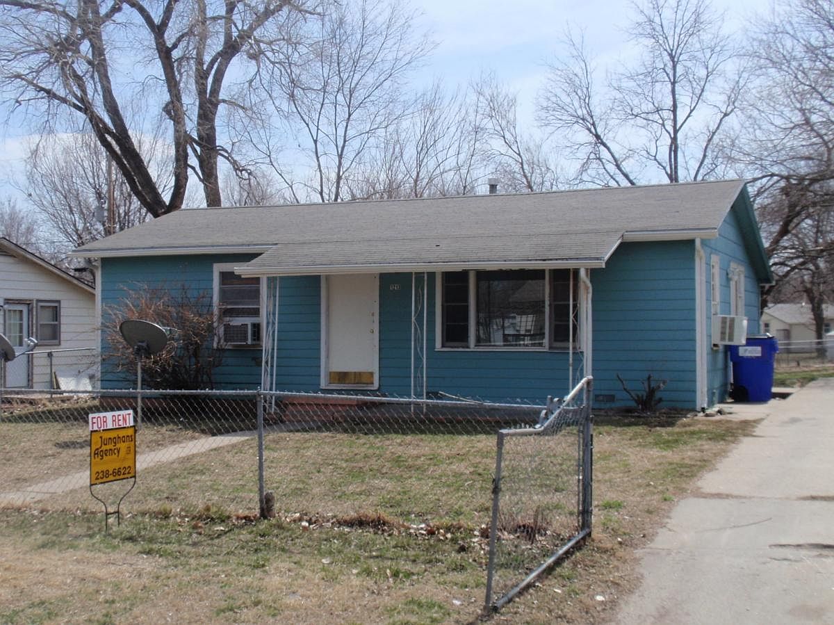 1213 W 17th St Junction City KS 66441 Zillow