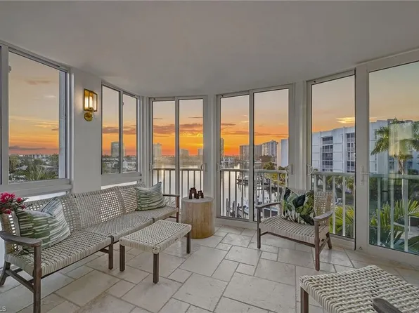 400 Park Shore DR #400, NAPLES, FL 34103